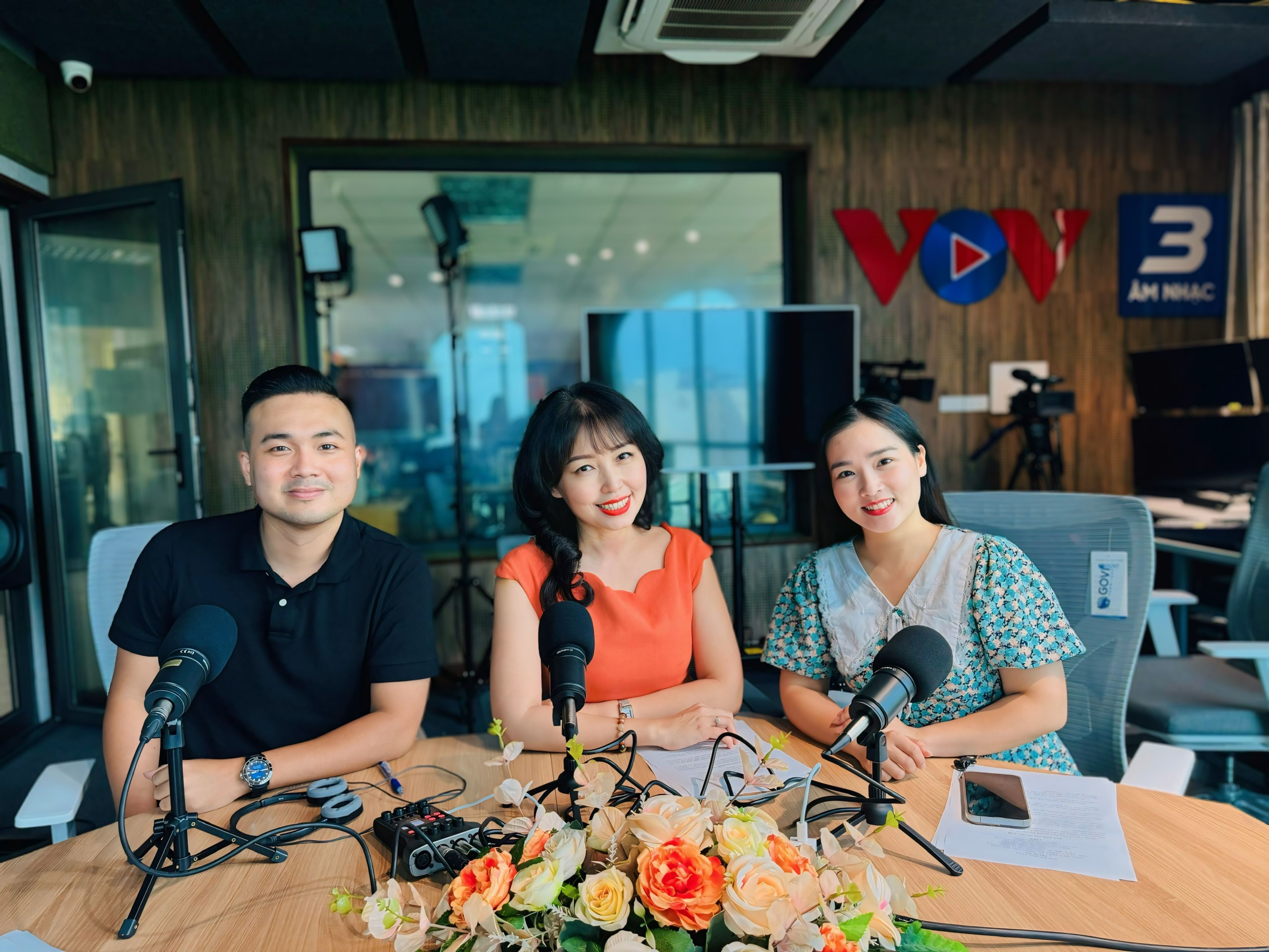 V3 Talk với NSND Trà My