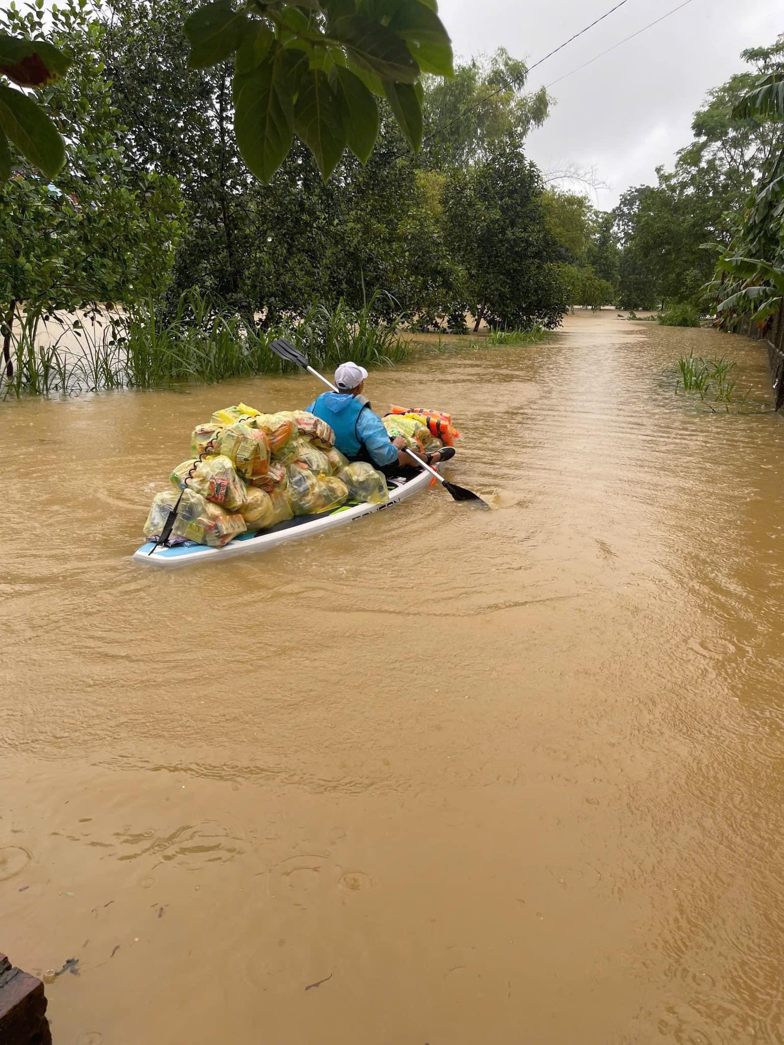 V3 SUP THĂNG LONG - XUYÊN ĐÊM NGƯỢC LŨ