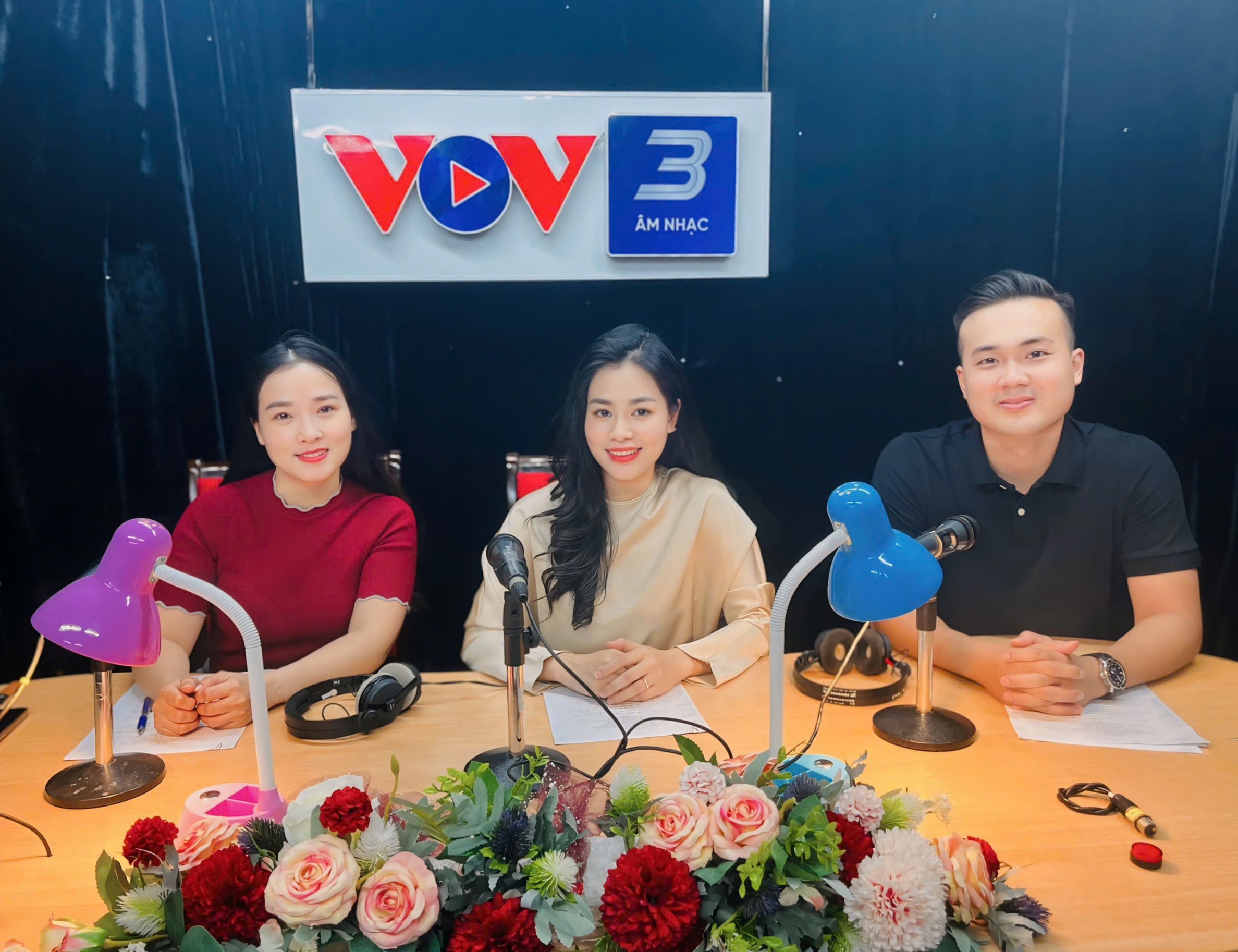 V3 TRÒ CHUYỆN VỚI NGHỆ SĨ NHƯ QUỲNH
