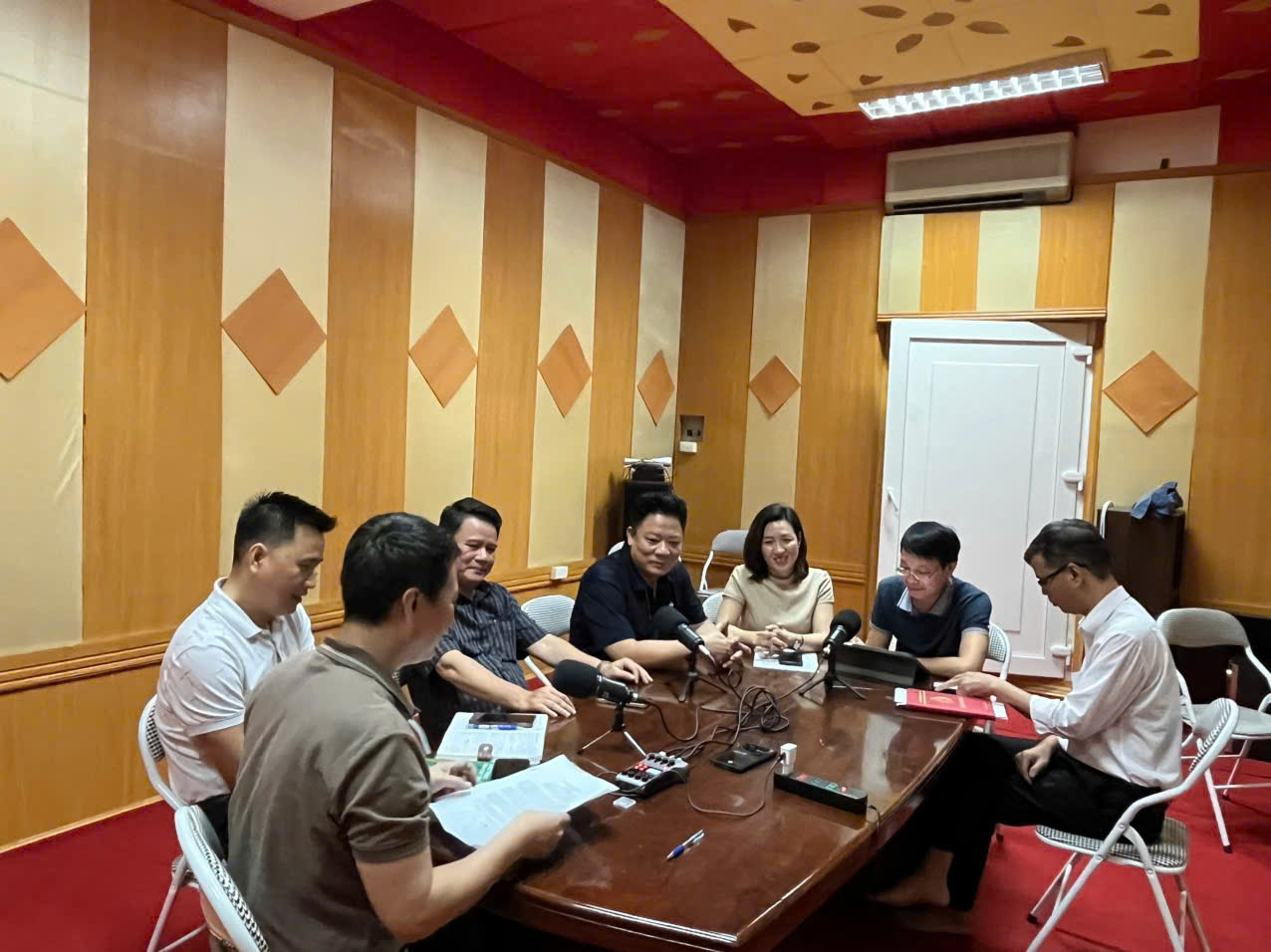 TỌA ĐÀM - TRƯỜNG CAO ĐẲNG VHNT TÂY BẮC