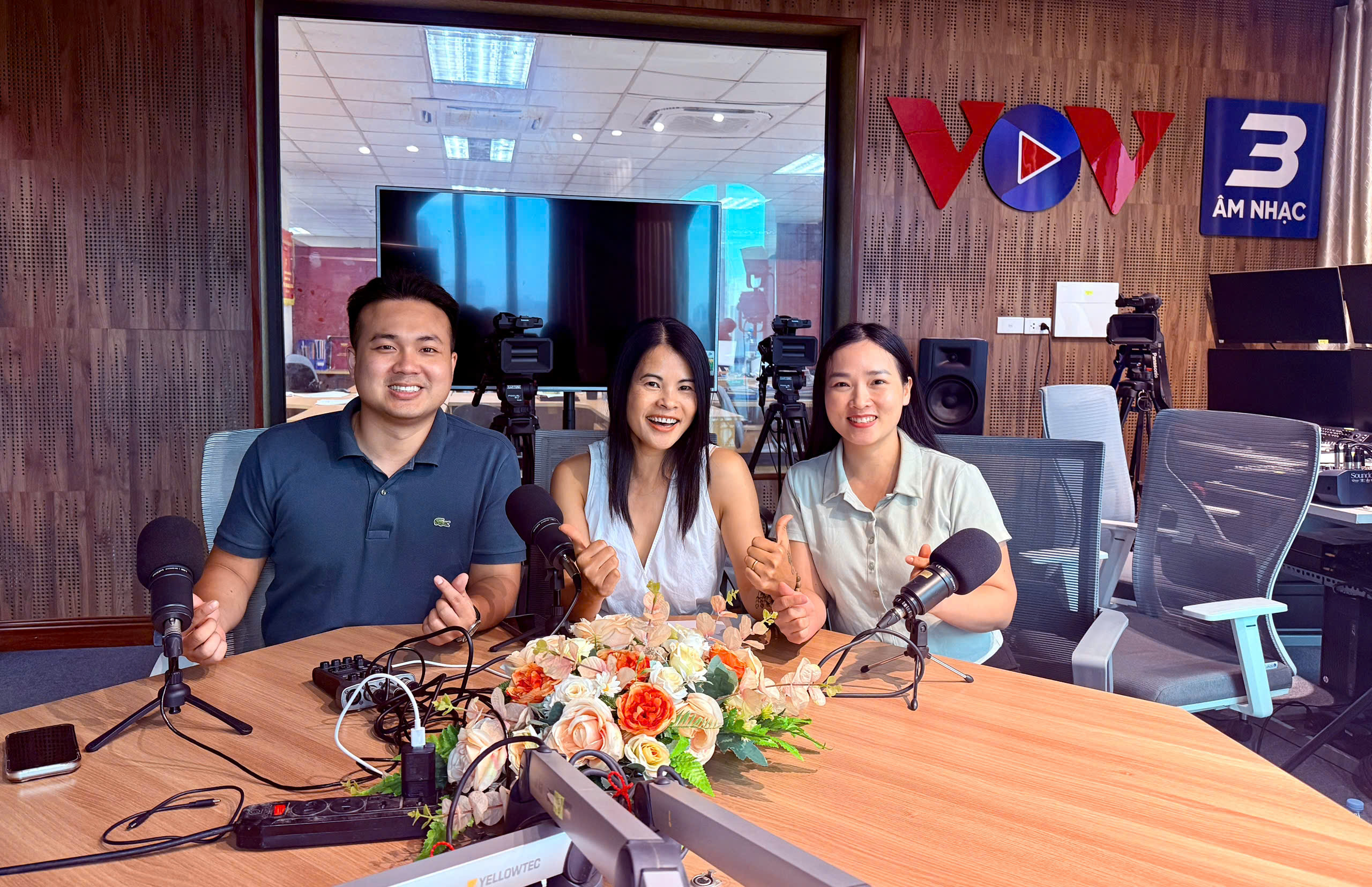 V3 TALK DƯƠNG THÙY ANH