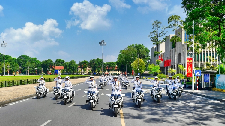 CẢNH VỆ CÔNG AN NHÂN DÂN – 70 MÙA HOA CHIẾN CÔNG