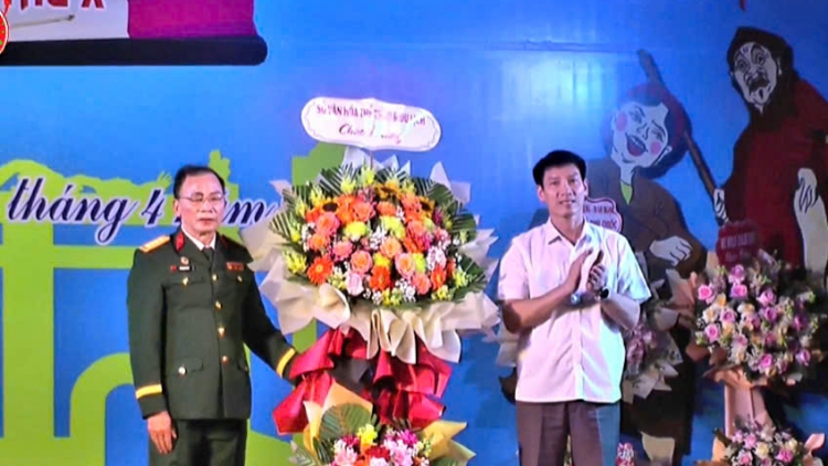 Hội Chèo Xứ Đông