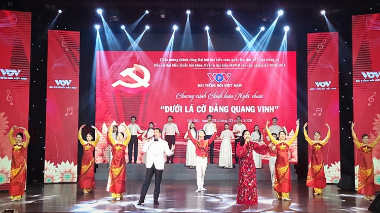 Ấn tượng, tự hào chương trình Chính luận Nghệ thuật “Dưới lá cờ Đảng quang vinh”
