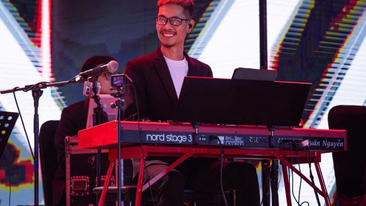 Nhạc sĩ Quân Nguyễn: "Âm nhạc bản địa phải là linh hồn, không phải là món trang sức điểm xuyết"