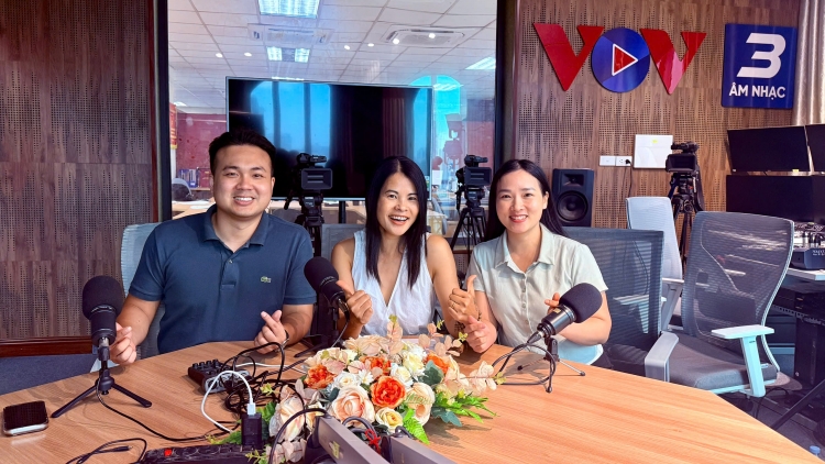 NSƯT Dương Thùy Anh mang "Vó ngựa trên mây" lên sóng Phượt FM