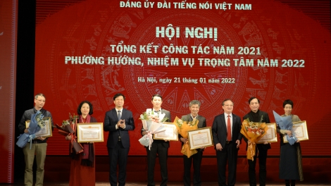 Ban Âm nhạc (VOV3)-Nhìn lại một năm đầy khó khăn, thách thức và thành công