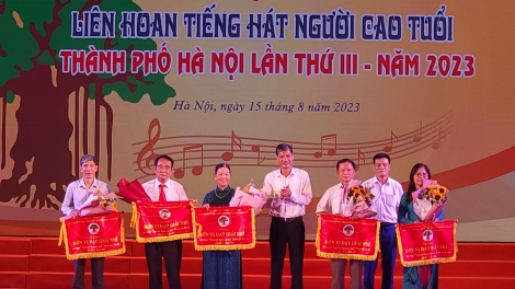 Rực rỡ, sôi nổi Chung khảo Liên hoan tiếng hát người cao tuổi Thành phố Hà Nội lần thứ III