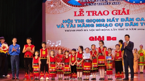  Trao giải “Hội thi giọng hát dân ca và tài năng nhạc cụ dân tộc TP. Hà Nội mở rộng lần 2"