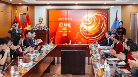 ĐÀI TIẾNG NÓI VIỆT NAM HỌP BÁO CHƯƠNG TRÌNH NGHỆ THUẬT “VỚI ĐẢNG VẸN TOÀN NIỀM TIN YÊU”