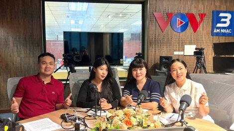 Từ vòng tay mẹ đến những chân trời xa