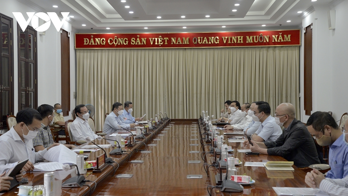 Quang cảnh buổi làm việc