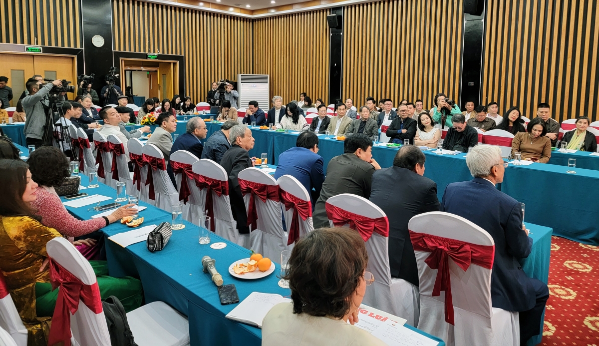 Các đại biểu tham gia buổi gặp mặt.