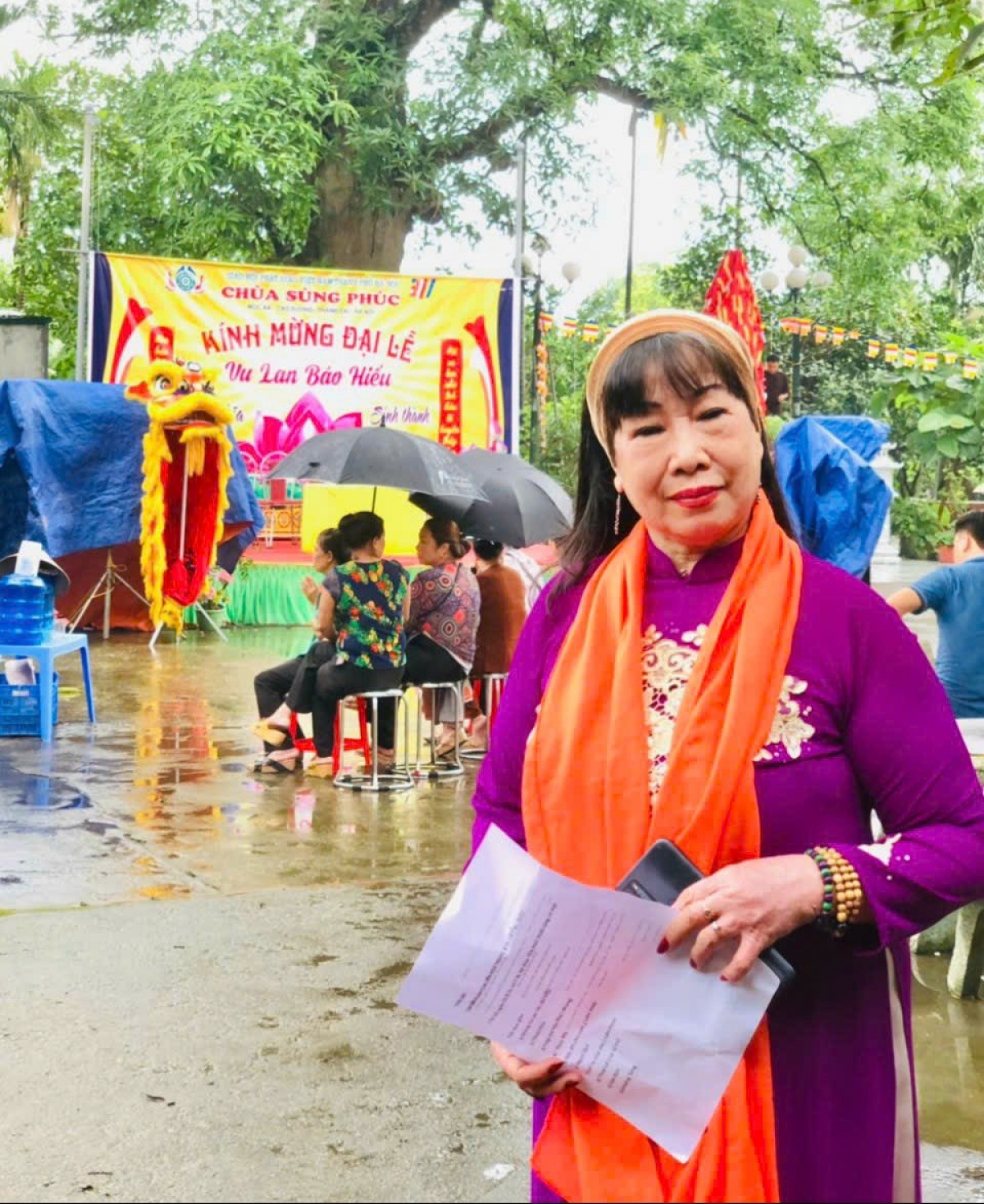 NSUT Thúy Đạt gieo duyên bằng tiếng hát