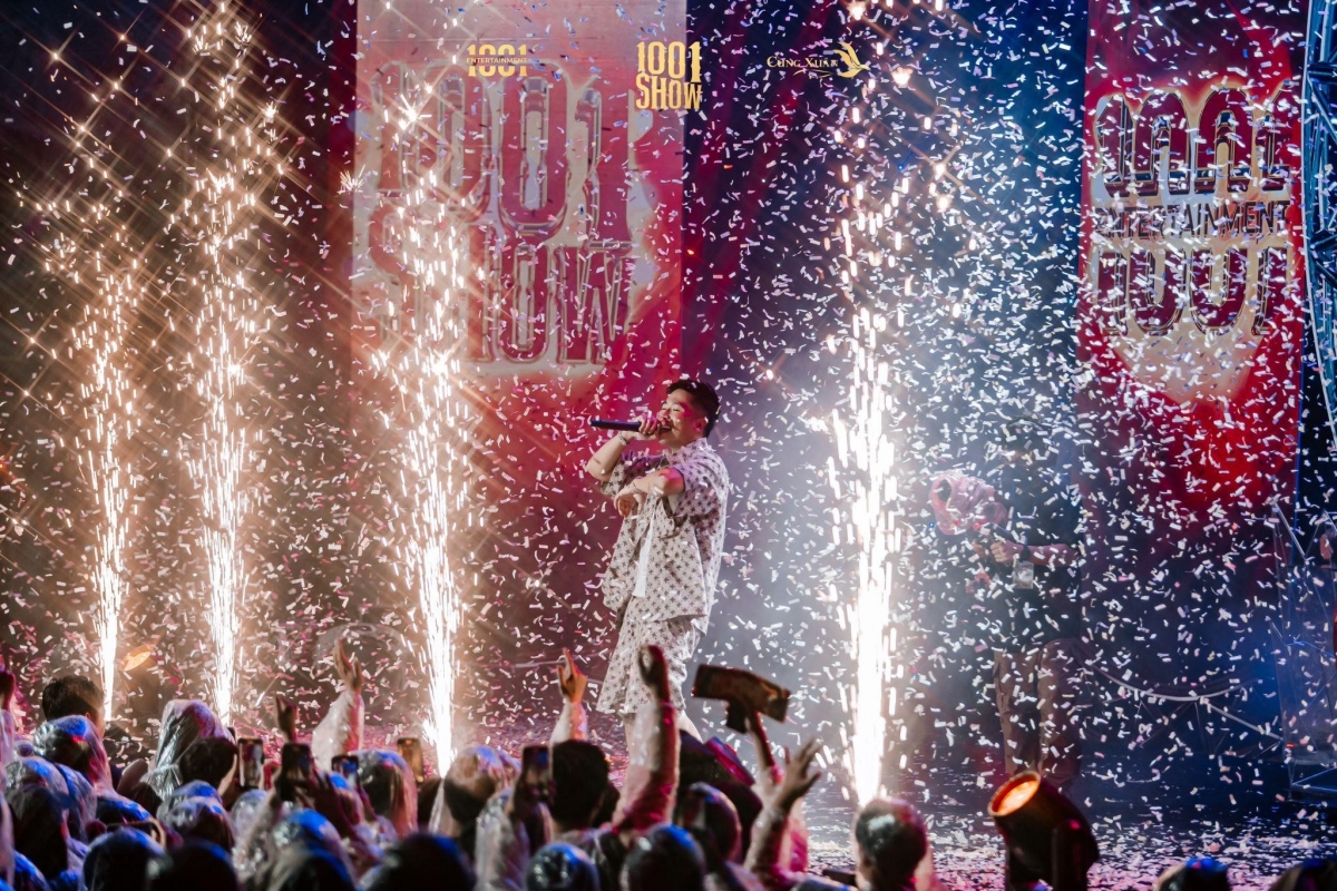 24K.Right tỏa sáng trong không gian âm nhạc bất tận, khác biệt tại 1001 Show.