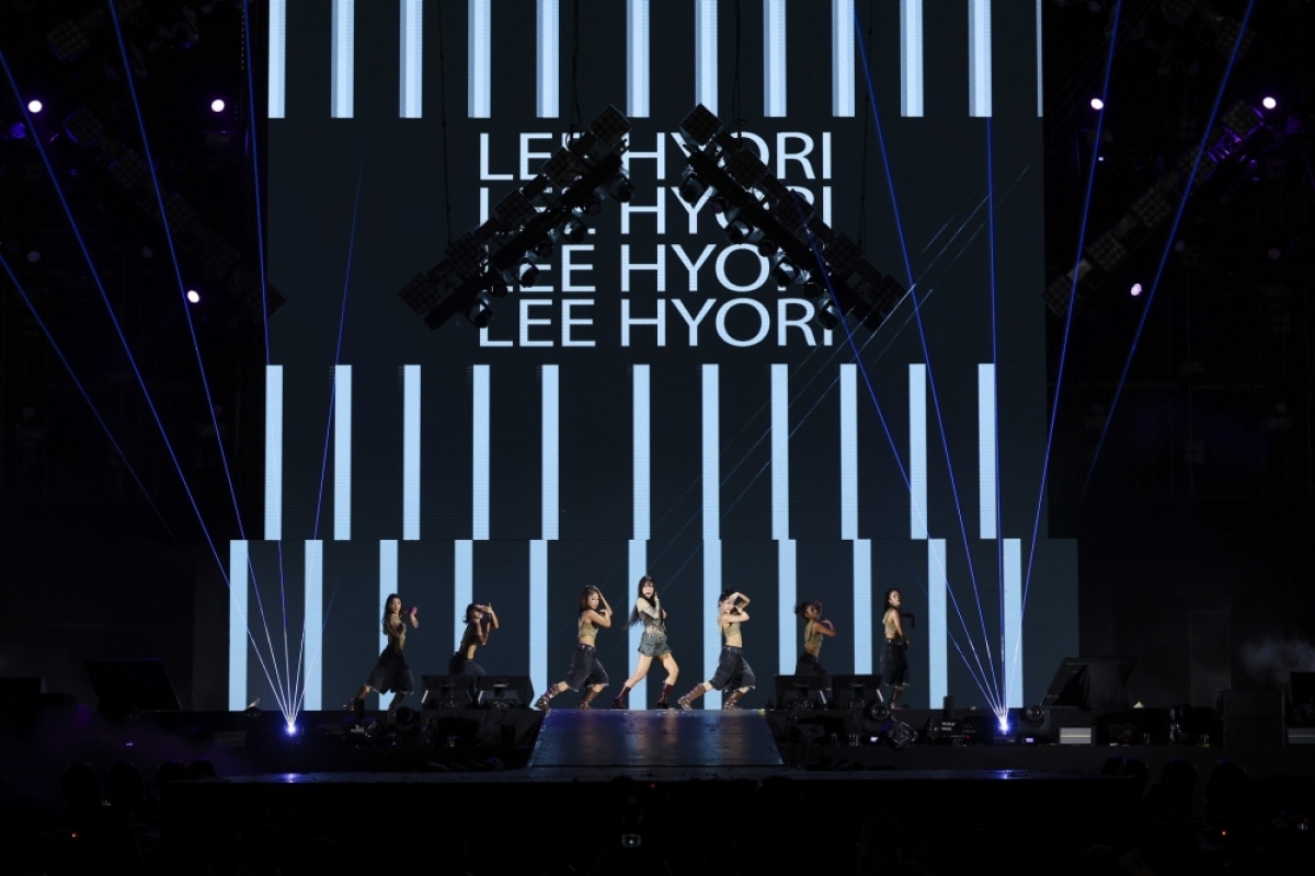 Màn trình diễn đầy năng lượng của “nữ hoàng K-pop” Lee Hyo Ri tại GENfest.