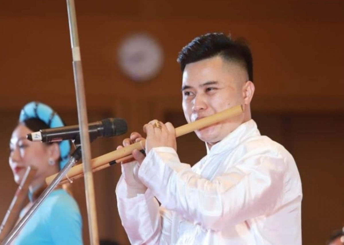 Tôi bén duyên với cây sáo trúc do sở thích vì thấy nó rất đơn giản, thuận tiện mà mình lại làm được, Nhưng khi theo con đường chuyên nghiệp ngày càng thấy nó có sức hút, giống như hai người phải gặp nhau