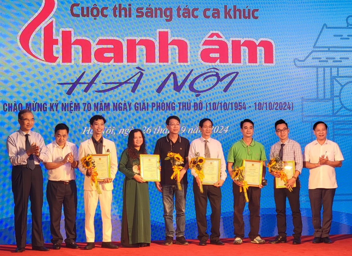 Các tác giả đoạt giải B Cuộc thi sáng tác ca khúc "Thanh âm Hà nội".