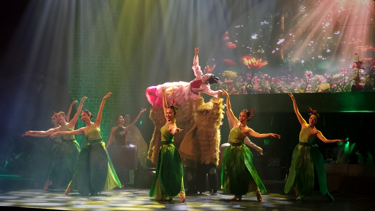 Một cảnh trong vở nhạc kịch Broadway "Giấc mơ Chí Phèo".