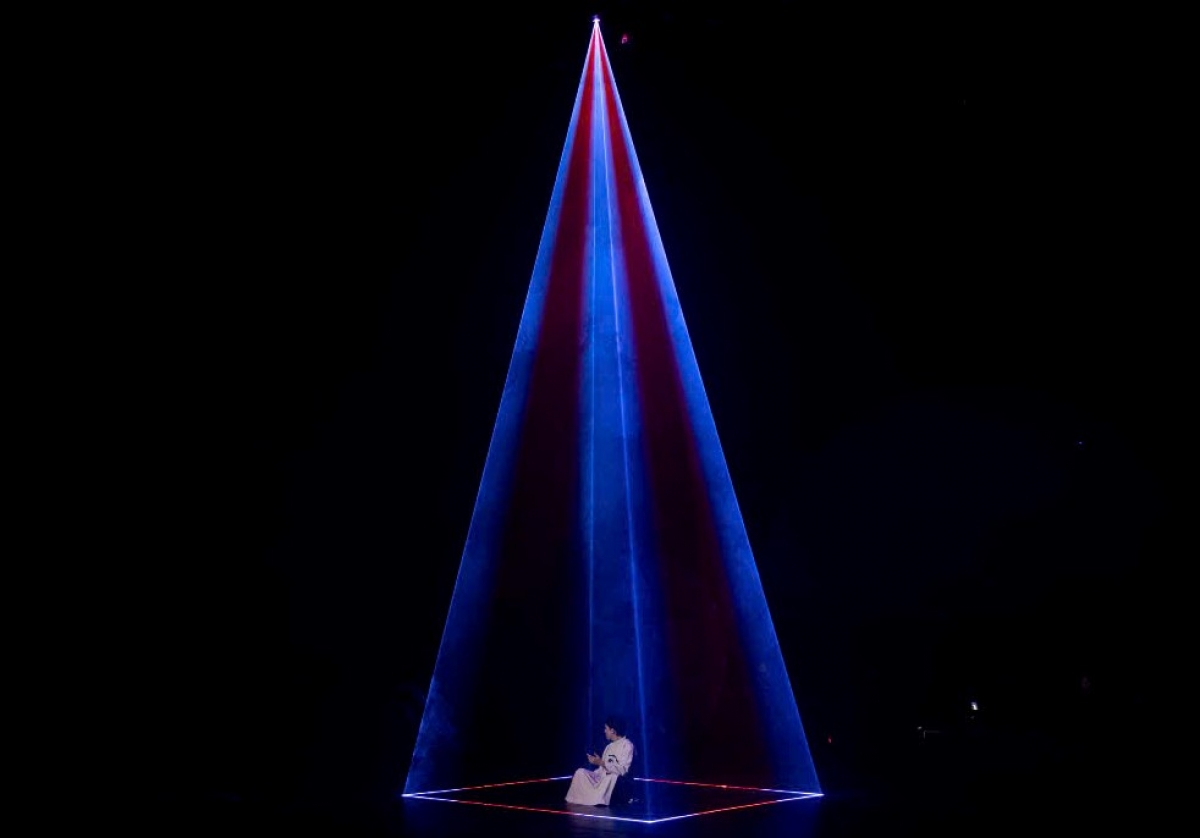 Sử dụng ánh sáng Laser trên sân khấu.