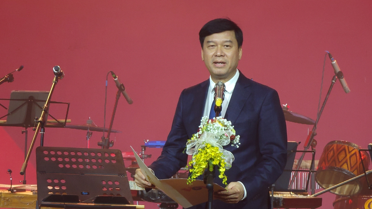 Ông Ngô Minh Hiển, Phó Tổng Giám đốc Đài Tiếng nói Việt Nam phát biểu khai mạc chương trình.