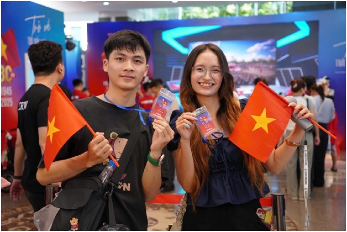 Chương trình trải nghiệm thu hút đông đảo người dân ở nhiều lứa tuổi tham gia.