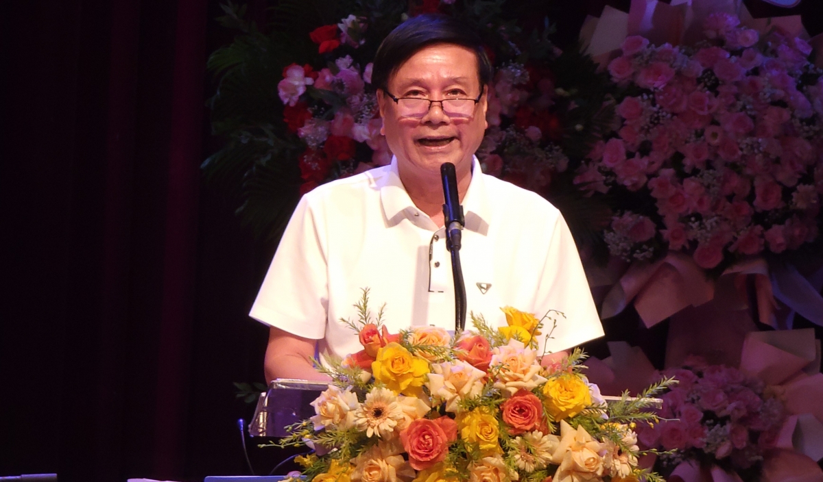 NSND Quốc Chiêm, Chủ tịch Liên hiệp các Hội Văn học, Nghệ thuật Hà Nội phát biểu.