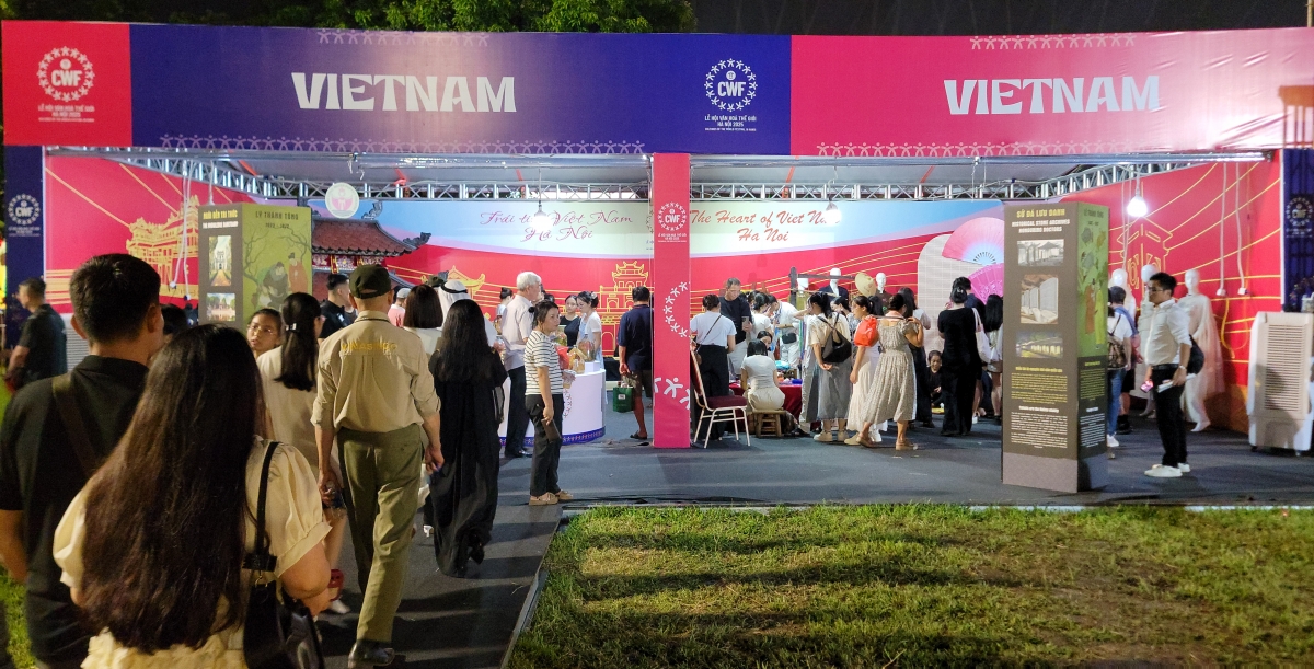 Gian hàng nước Cộng hòa Xã hội Chủ nghĩa Việt Nam.