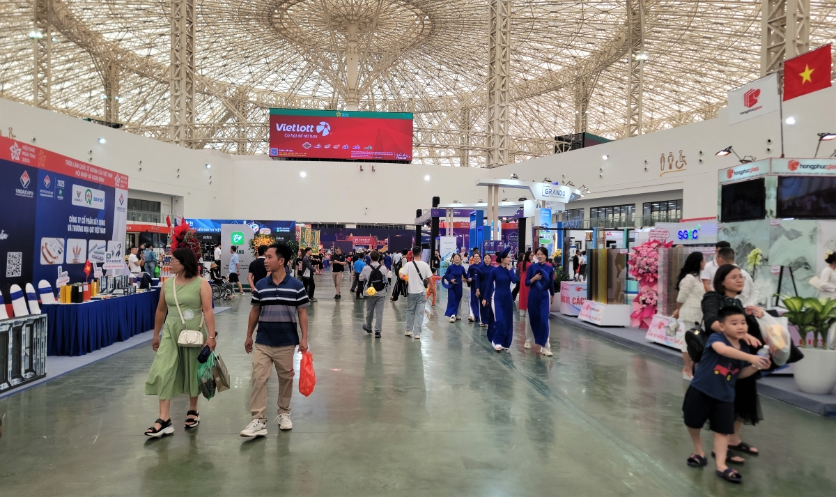 Hôi chợ mùa thu lần thứ nhất năm 2025.
