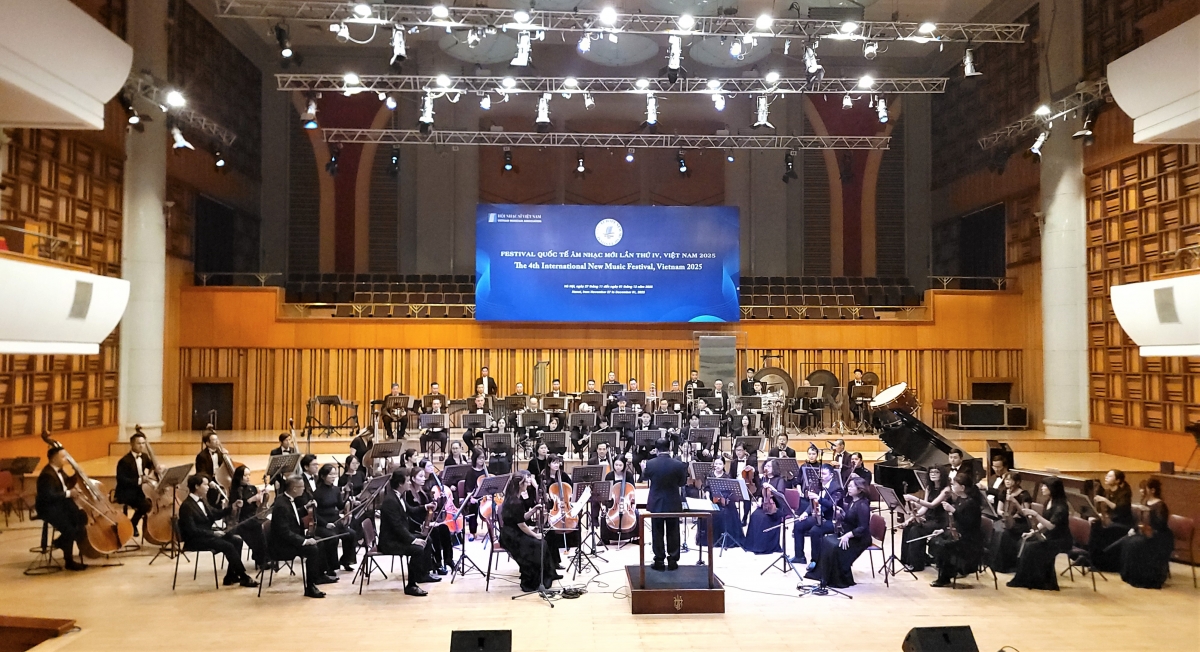 Tổ khúc Ba lê "Hồng hoang" của nhạc sĩ Đỗ Hồng Quân.