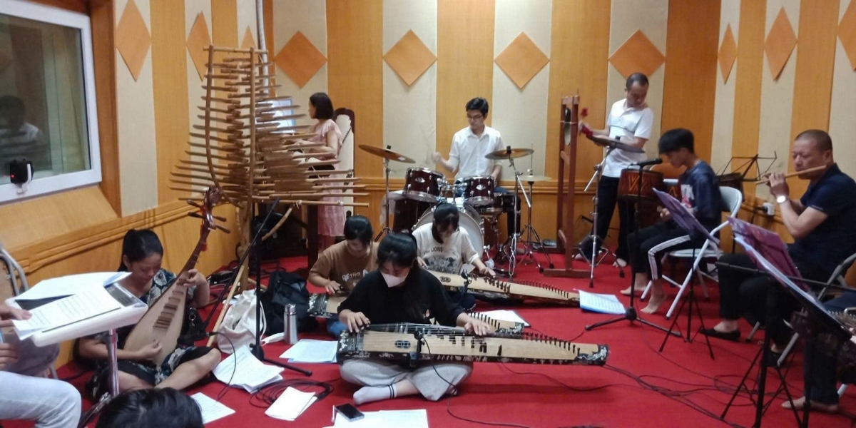 Các em học sinh nhà trường trong một buổi học