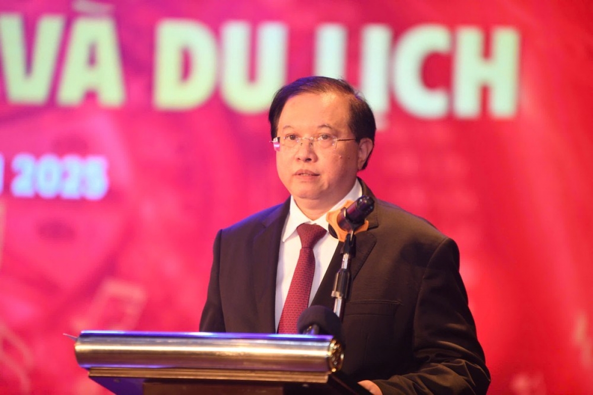 Thứ trưởng Bộ VH-TT&amp;DL Tạ Quang Đông phát biểu tại Lễ phát động cuộc thi sáng tác bài hát về ngành Văn hóa, Thể thao và Du lịch.