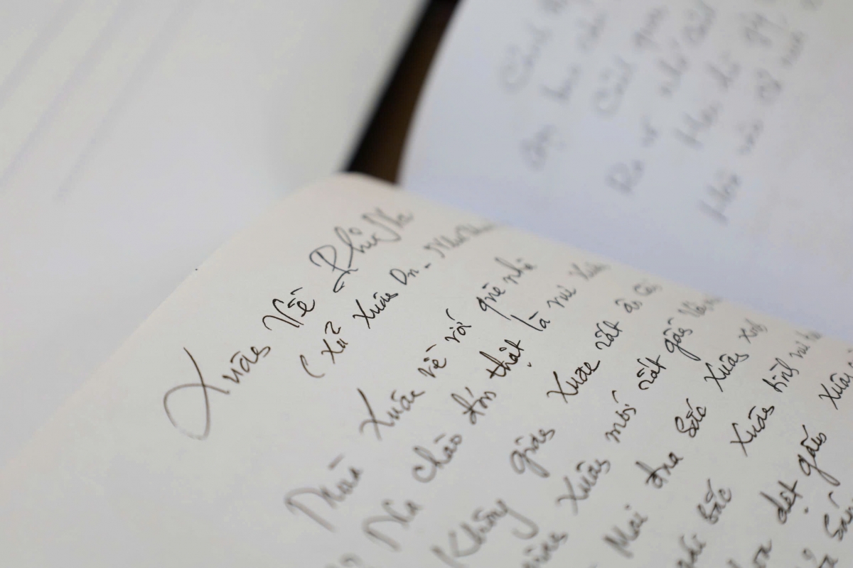 Nhiều tác phẩm dự thi được gửi qua đường bưu điện.