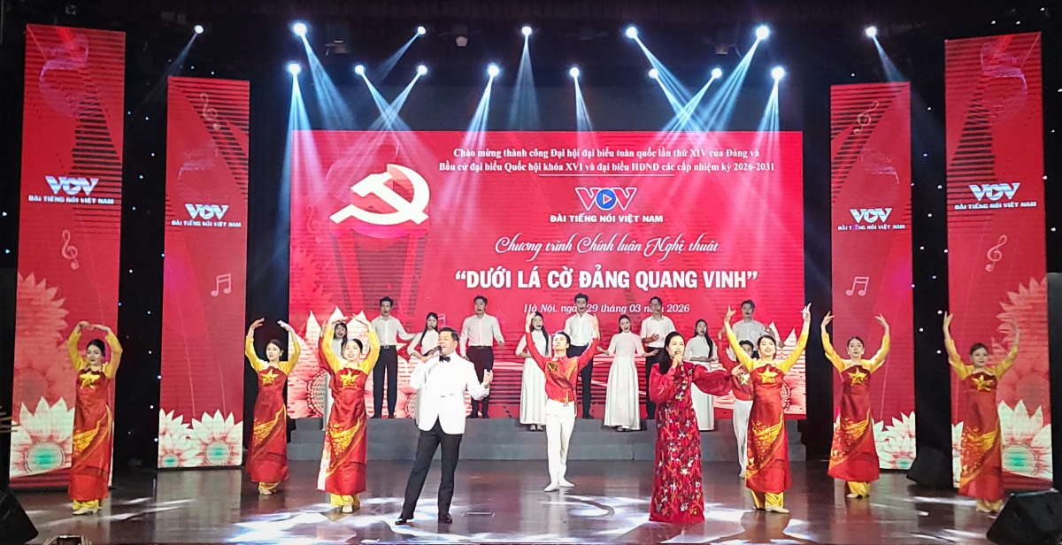 Chương trình Chính luận Nghệ thuật “Dưới lá cờ Đảng quang vinh”.
