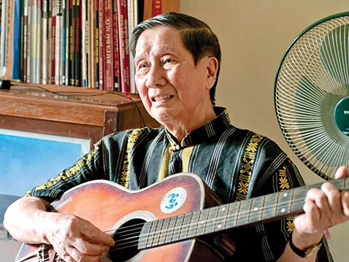 Nhạc sĩ Phạm Tuyên (Báo Hà Nội mới).