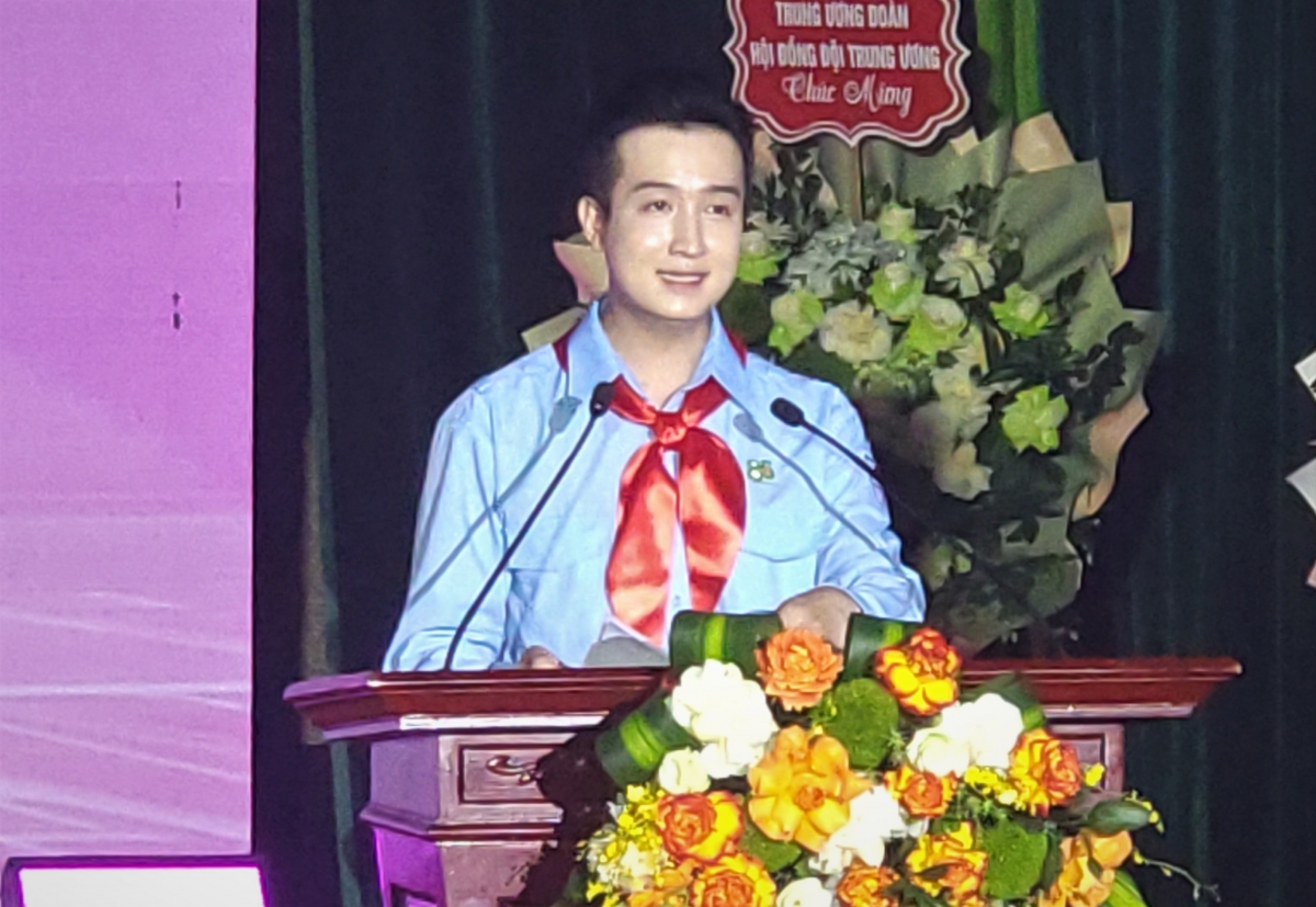 Đồng chí Đào Đức Việt, Phó Bí thư Thành Đoàn, Chủ tịch Hội đồng Đội TP. Hà Nội phát biểu.