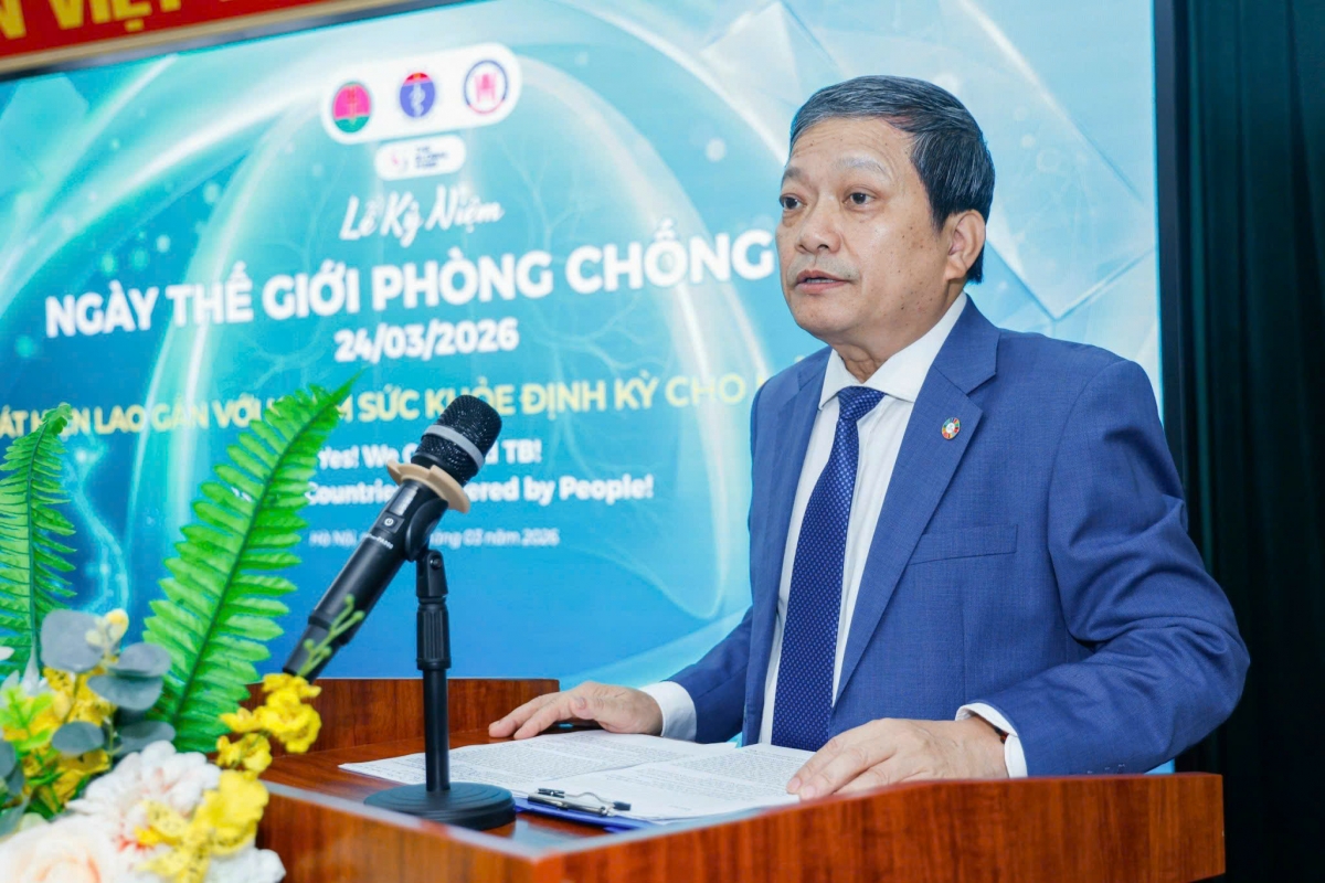 Tiến sĩ, Bác sĩ cao cấp, Thầy thuốc ưu tú Đinh Văn Lượng – Giám đốc Bệnh viện Phổi Trung ương.