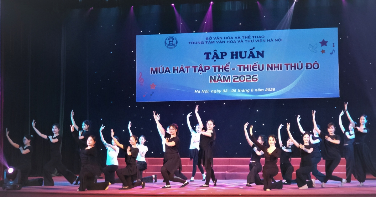 Tiết mục múa tập thể do các học viên lớp tập hấn biểu diễn.