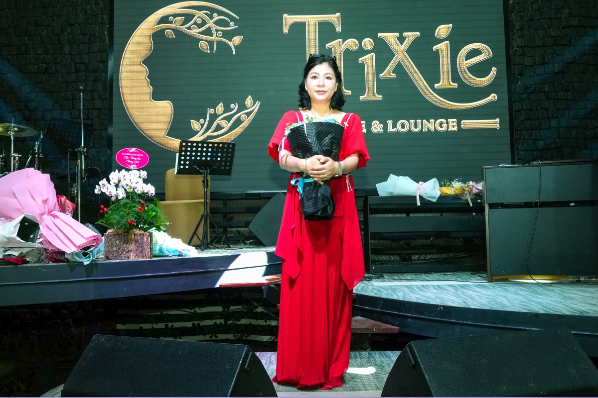 Nhạc sĩ, ca sĩ Đinh Phương Anh.