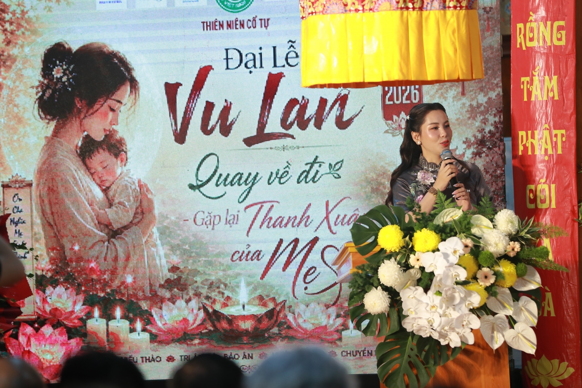 Bà Lâm Thị Hải Yến - Uỷ viên trung ương MTTQ Việt Nam khoá XI - Phó tổng giám đốc Công ty thép Phú Vinh chia sẻ tại sự kiện
