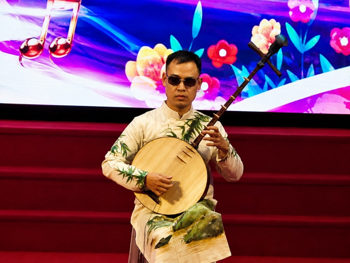 Tiết mục "Cảm xúc quê hương" của nhạc sĩ Xuân Khải do thí sinh Đặng Tú Tài đàn nguyệt đã đoạt giải A1 của Hội thi.