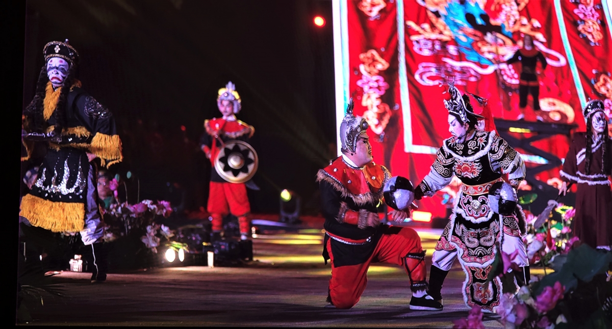 Trích đoạn Tuồng "Trần Bình Trọng tuẫn tiết" của Nhà hát Nghệ thuật Hát Bội TP. Hồ Chí Minh.