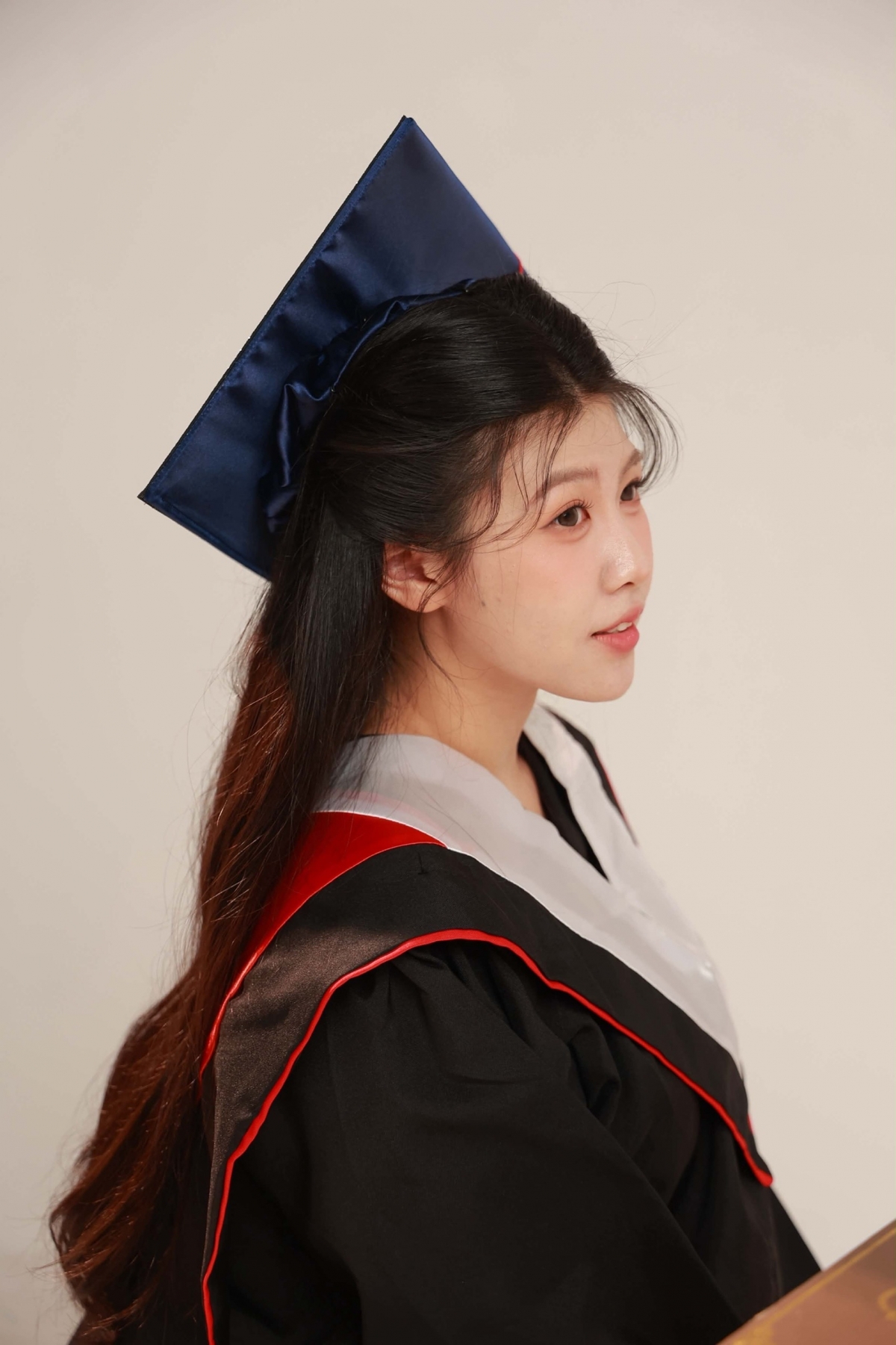 Nghệ sĩ đàn Cello trẻ Lã Hứa Bình Nhi.
