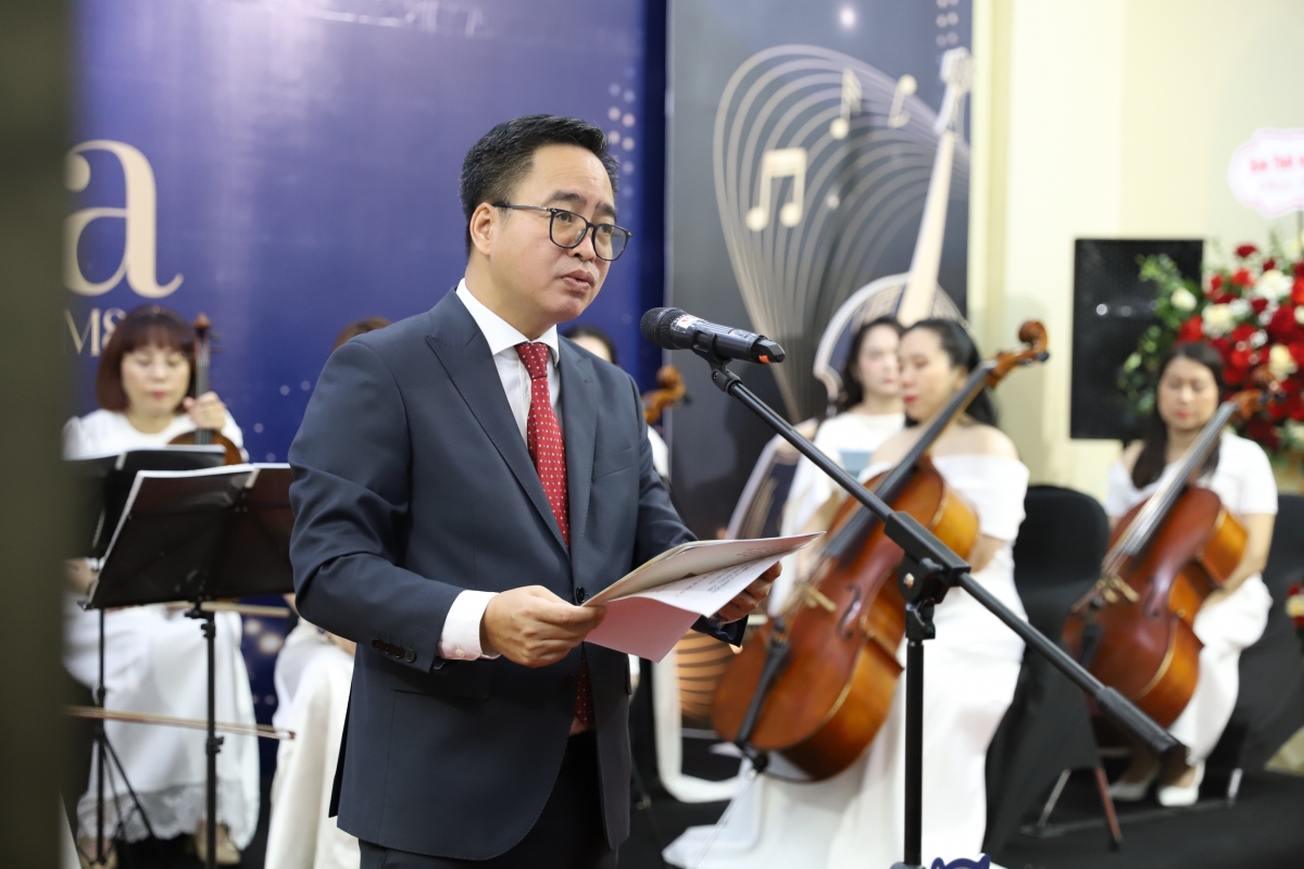 Đồng chí Phạm Mạnh Hùng - Ủy viên ban thường vụ - Phó Tổng Giám đốc Đài Tiếng nói Việt Nam, phụ trách trực tiếp Kênh Âm nhạc chuyên biệt thính phòng Giao hưởng VOV SONATA – FM89 phát biểu.